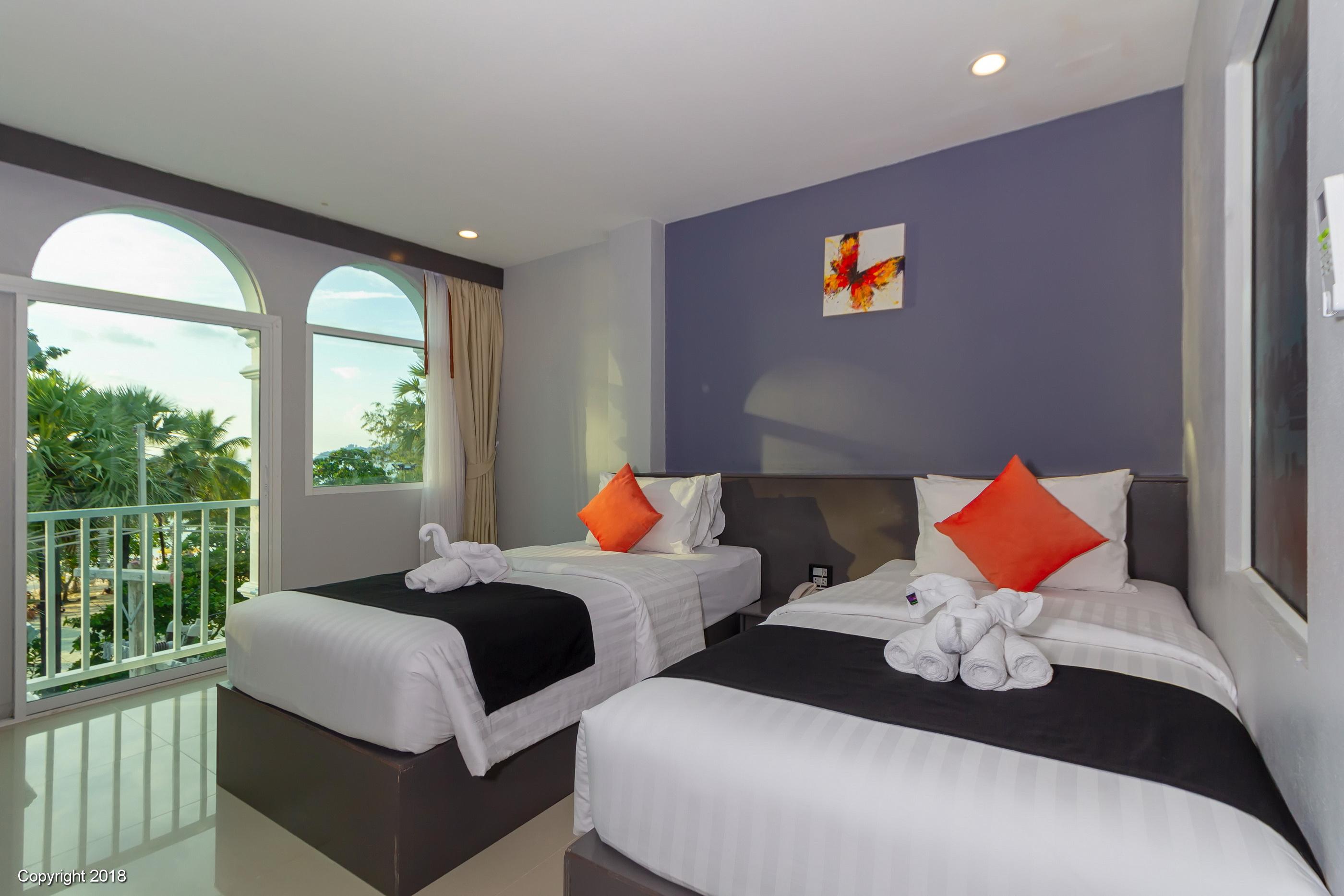 Modern Living Hotel Phuket Esterno foto
